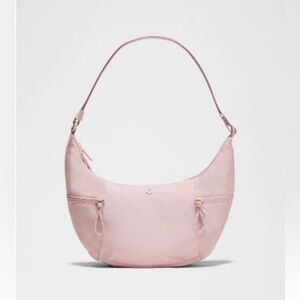 NWT lululemon slouchy sling bag 6l Mink Berry